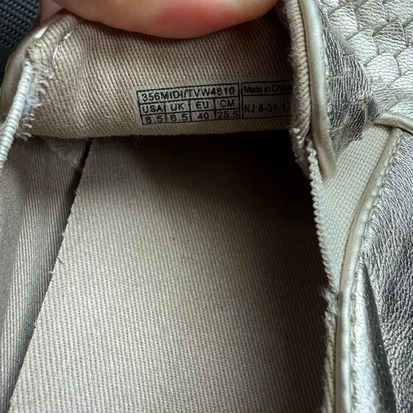 Vionic Gold Slip-On Women Shoes - Picture 4 of 8